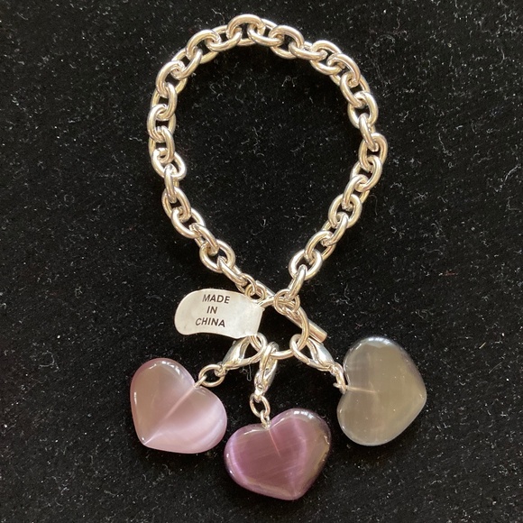 Silver Tone Bracelet/Simulated Cat's Eye Heart Charms/Purple Shades/7 1/4 Inch - Picture 1 of 3